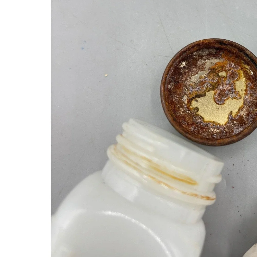 The Unbranded Brand vintage milk